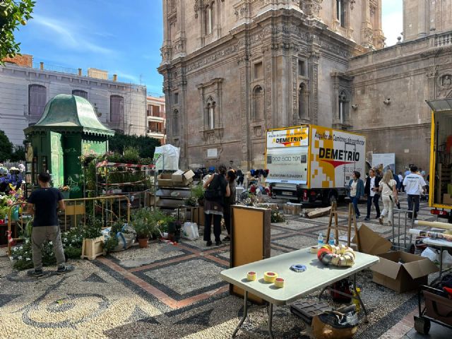 El centro histórico de Murcia se transforma en un plató de cine con el rodaje de la nueva producción de Warner Bros. Pictures