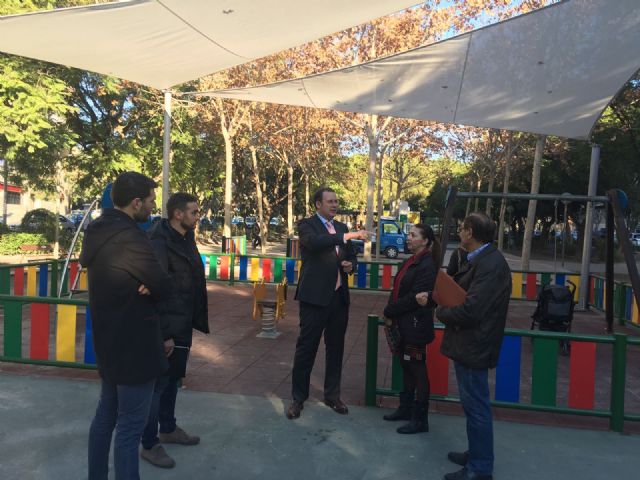 Tres zonas infantiles estrenan toldos de sombraje