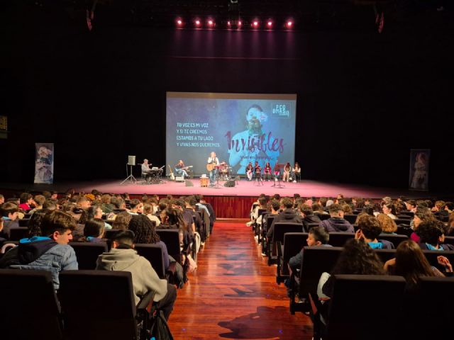 Más de un millar de estudiantes de ESO y Bachillerato participan en un concierto por la igualdad poniendo voz a escritoras que fueron invisibles