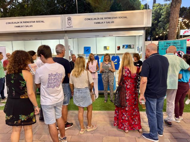 Una veintena de asociaciones participan en los stands de salud del Malecón durante la Feria de Murcia
