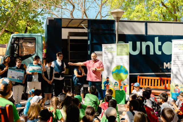 El Ayuntamiento de Murcia retoma en las aulas el programa ´Reciclando en mi cole y en mi barrio´