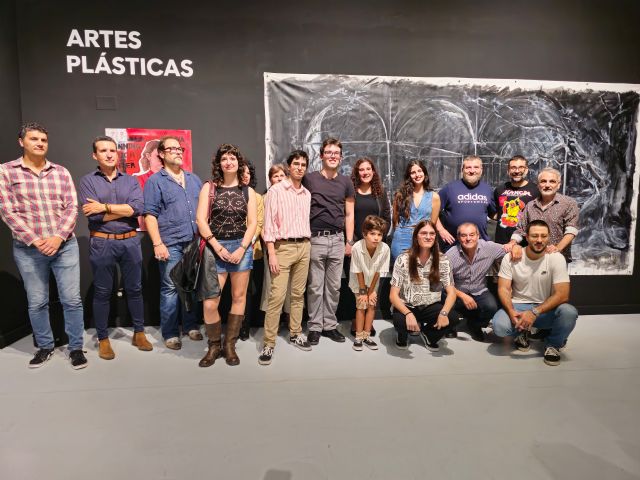 ´Las capas de la cebolla´ de Dimas García Pellicer y ´Breve historia de España´ de Pablo Pérez García ganadores de las disciplinas de Artes Plásticas y Cómic de la 32° edición del CreaMurcia 2024