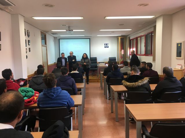 Los Bomberos de Murcia realizaron el pasado año un 9,38% más de servicios que en 2015