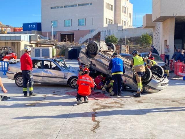 Bomberos de Murcia miden su capacidad de respuesta en accidentes de tráfico