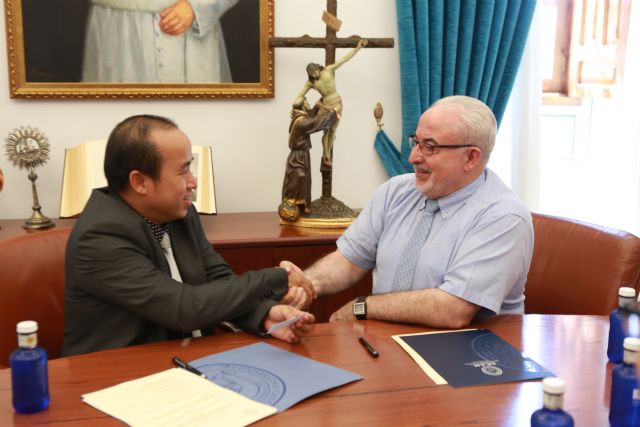 La UCAM firma un acuerdo de colaboración con una universidad privada de Vietnam