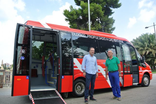 Transportes de Murcia incorpora un nuevo autobús de gas natural que refuerza la apuesta por una 'movilidad sostenible, eficiente y menos contaminante en la ciudad'