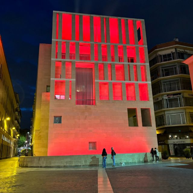 El Ayuntamiento de Murcia ilumina mañana de rojo edificios y espacios emblemáticos por el Día Mundial de Concienciación sobre Duchenne