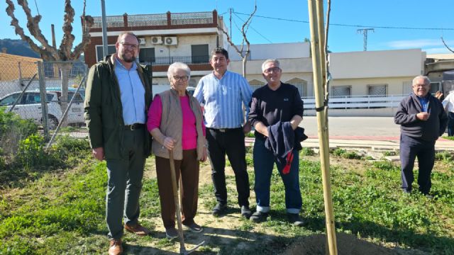 El Plan Foresta llega a San José de la Vega con una plantación vecinal para crear un nuevo bosque urbano