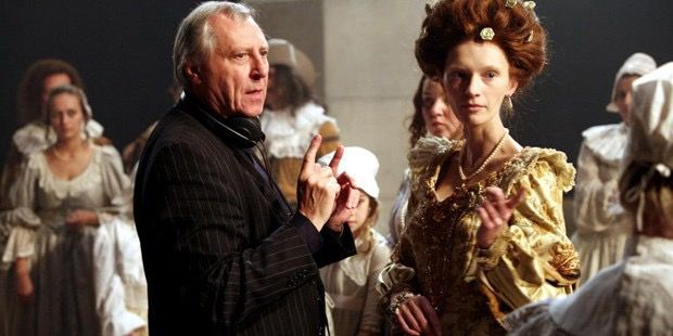 La evolución del cine a través de la mirada del director de cine británico Peter Greenaway, esta tarde en el Edificio Moneo