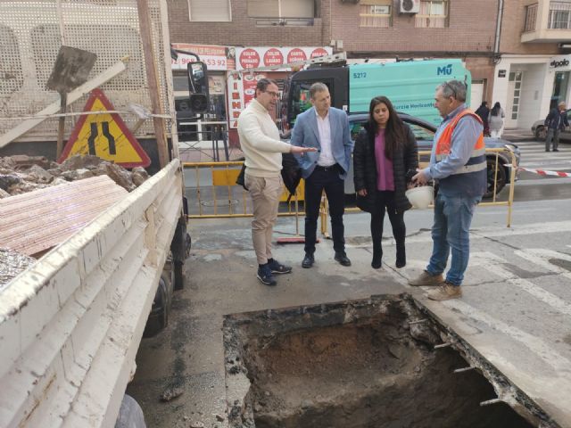 El Ayuntamiento realiza obras con carácter de urgencia en Puente Tocinos tras las incidencias de las últimas lluvias