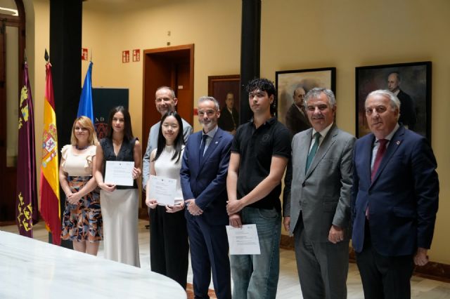 La Universidad de Murcia reconoce la excelencia y el esfuerzo de los mejores expedientes de la PAU 2026