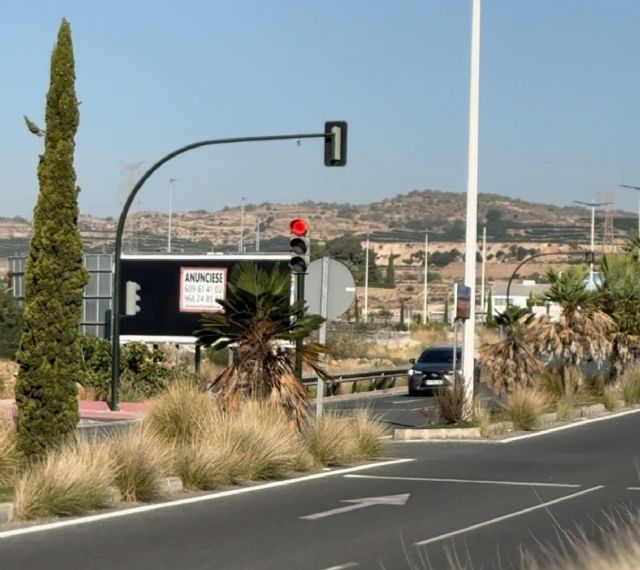El abandono de la avenida de conexión de la A7 con El Esparragal y Cobatillas pone en riesgo la seguridad de miles de vecinos