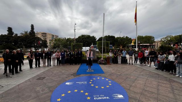 Murcia conmemora el Día de Europa con el izado de la bandera europea en Glorieta de Espa&ntilde;a