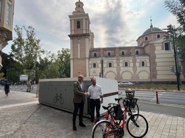 El Ayuntamiento de Murcia pone en marcha un nuevo servicio de aparcabicis cerrados por 1€ al día