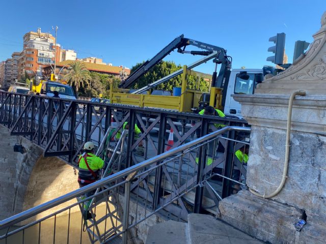 Las calles de Murcia y pedanías se ponen a punto para dar la bienvenida a la Navidad