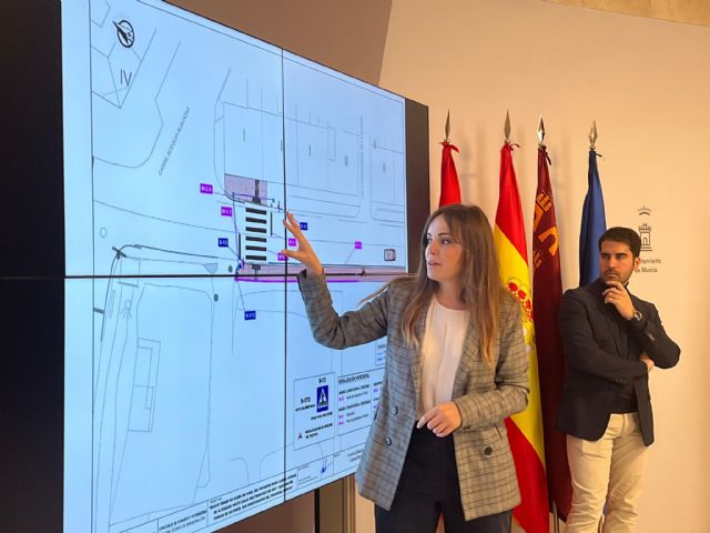 Un nuevo tramo de acera mejorará la seguridad de peatones y usuarios de autobús en la avenida de El Progreso