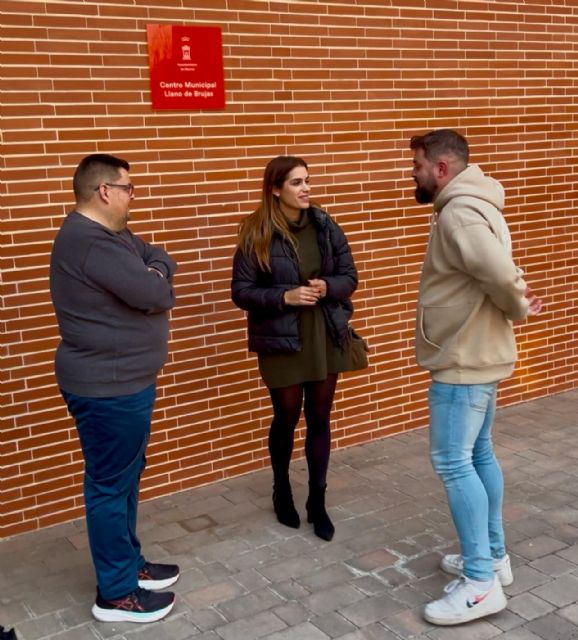El PSOE exige al PP la apertura inmediata del centro municipal de Llano de Brujas