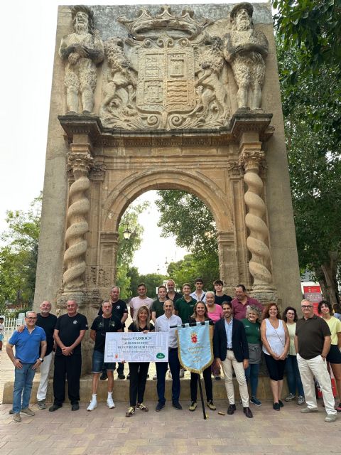 La representación del Palacio del Marqués de Torre Pacheco y su arco se convierte en la mejor fachada del los huertos de la Feria de Septiembre 2025