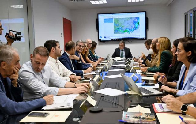 El Comité de Emergencias municipal activa un amplio dispositivo de 800 efectivos ante la alerta por lluvias