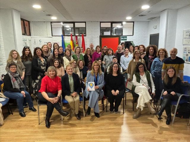 Murcia activa el programa 'Punto Azul' para reforzar la protección de la infancia con espacios seguros y profesionales de referencia