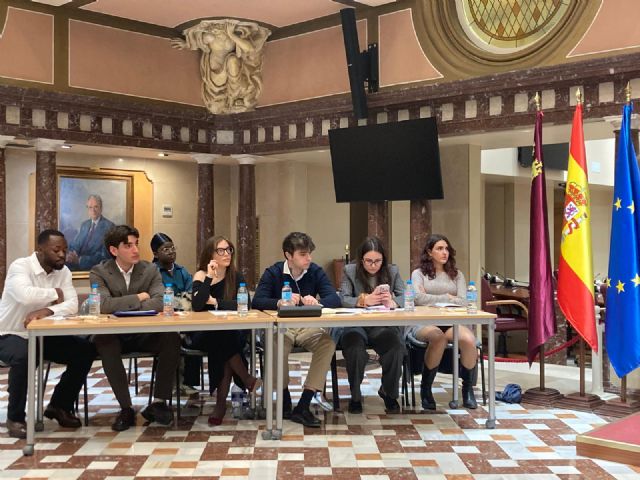 La UCAM alza la voz por la igualdad en la Asamblea Regional