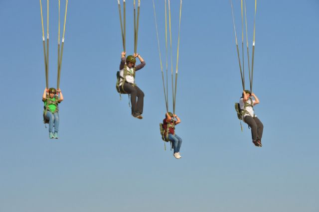 Últimas plazas para inscribirse en el curso de paracaidismo de la Universidad Internacional del Mar