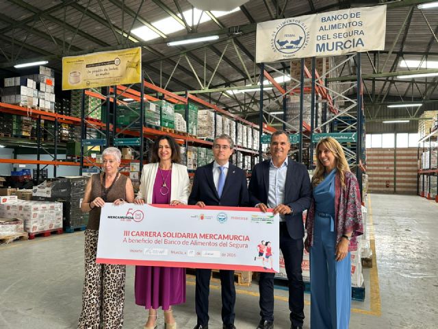 Murcia entrega 6.000 euros al Banco de Alimentos del Segura recaudados en la III Carrera Solidaria de Mercamurcia