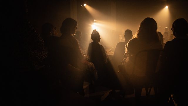 Los espacios escénicos municipales reciben esta semana a Miguel Ríos y acogen obras teatrales como 'Caperucita en Manhattan' y la argentina 'Gaviota'