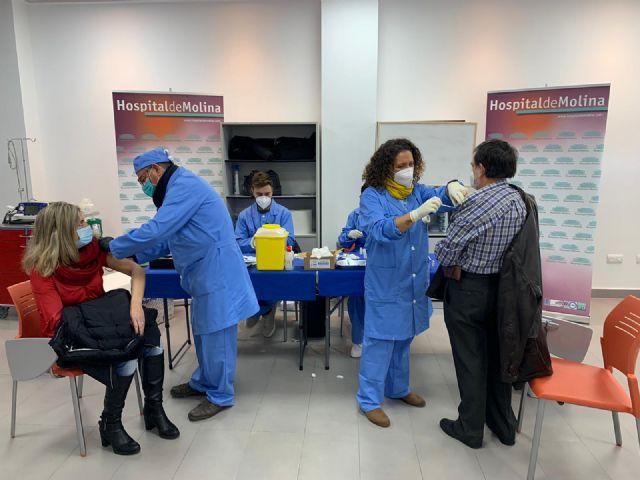 El Ayuntamiento de Murcia extiende la vacunación frente a la COVID-19 al Hospital de Molina de Segura