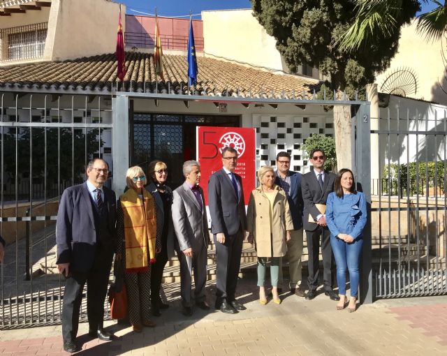 El icónico edificio de la Escuela de Arte  celebra medio siglo de vida con un homenaje a su autor, Fernando Garrido