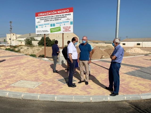 El Ayuntamiento recibe la urbanización de 24.000 metros cuadrados para la instalación de empresas en el polígono El Mayayo