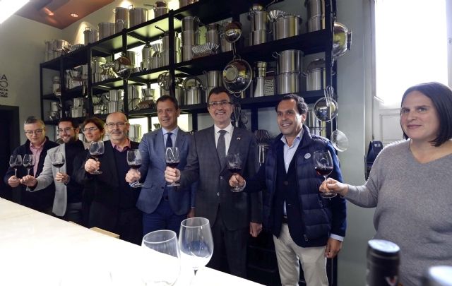 Comienzan las catas de vino gratuitas D.O.P Yecla en la sede central de Murcia Capital Gastronómica