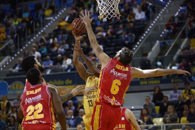 El segundo cuarto decidió el partido