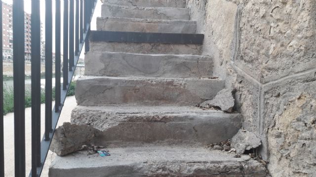 Ahora Murcia denuncia que el proyecto presentado por el PP para el tramo urbano de la Mota del Río y el ejecutado se parecen 'como un huevo a una castaña'