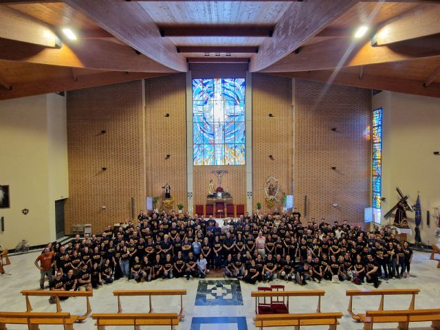 Cerca de 300 trabajadores de la UCAM peregrinan al Cristo de Monteagudo para ganar el Jubileo