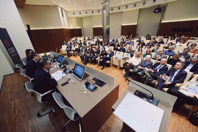 El 78,1% de las personas graduadas en la UMU ingresa con éxito en el mercado laboral