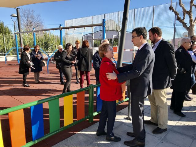 Era Alta estrena una moderna zona de ocio infantil en la plaza central de la pedanía