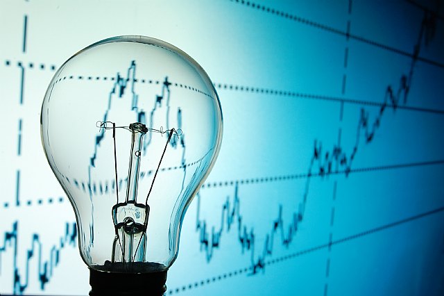 El PP denuncia que el PSOE hunde a comerciantes, familias e industrias murcianas en una semana histórica en la subida de la luz