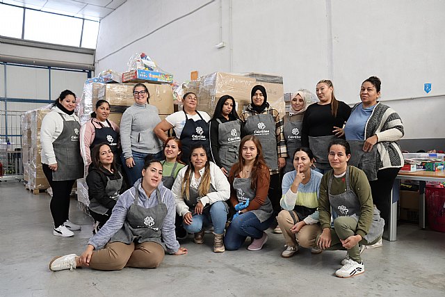 Cáritas y ELIS Murcia reparten ilusión a 2.300 menores de la Región dando una segunda vida a los juguetes