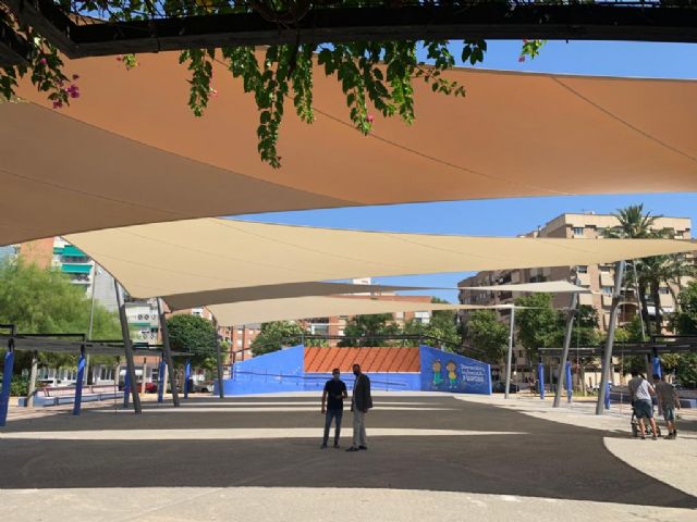 Un toldo de 1.000 m2 cubre el anfiteatro de La Seda creando un nuevo espacio para los murcianos que puede ser disfrutado durante todo el año