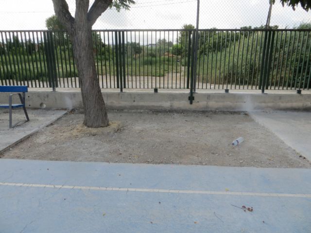 El colegio San Félix de Zarandona mejora sus espacios exteriores y reforma los aseos de la planta baja