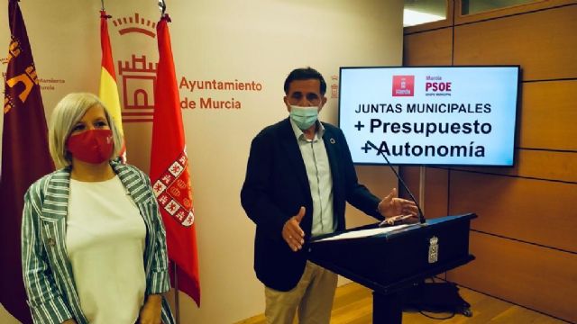 El PSOE acusa al Gobierno municipal de 'un abandono insoportable de los barrios y pedanías que hace peligrar su subsistencia'