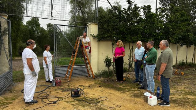 Cuarenta personas desempleadas mejoran las instalaciones del Campo de Rugby de La Raya