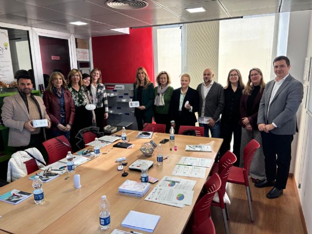 El Servicio de Teleasistencia del Ayuntamiento de Murcia atendió en 2025 a 3.554 personas usuarias y gestionó 141.064 llamadas