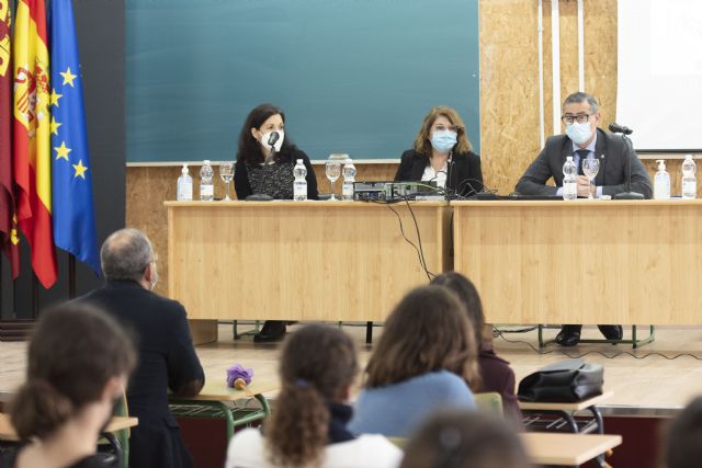 La Universidad de Murcia y la Consejería de Educación fortalecen su colaboración con la firma de dos convenios