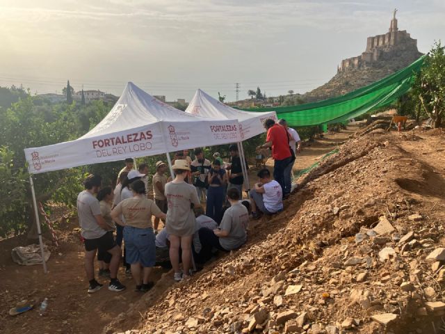 Las excavaciones en Las Fortalezas del Rey Lobo sacan a la luz un trazado de un tercer recinto del Palacio Ibn Mardanís