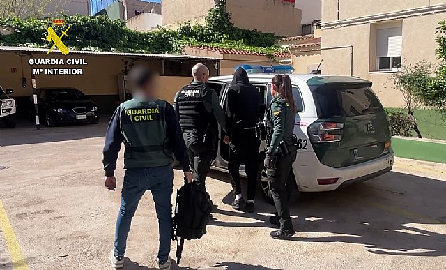 Cae un grupo criminal que utilizaba apps de citas para robar móviles y cometer estafas bancarias