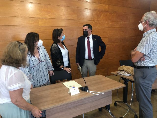 El Ayuntamiento trabajará de la mano de Asociación de Usuarios de la Sanidad de la Región de Murcia para mejorar los recursos sanitarios en el municipio