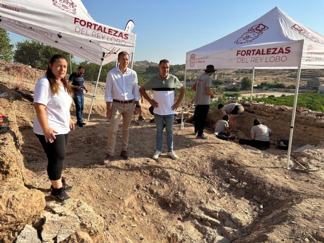 Voluntarios del proyecto 'Fortalezas del Rey Lobo' documentan una posible torre defensiva y un hallazgo inédito en El Castillejo