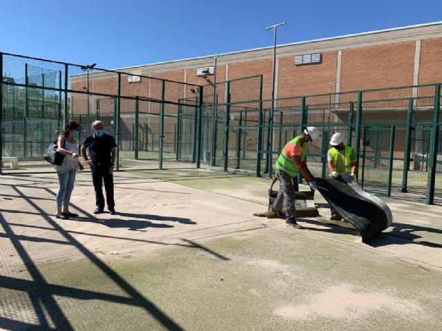 Las pistas de pádel del complejo deportivo Juan Carlos I contarán con nuevo césped artificial a mediados del mes de septiembre